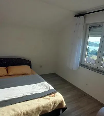 Village House Apartman *